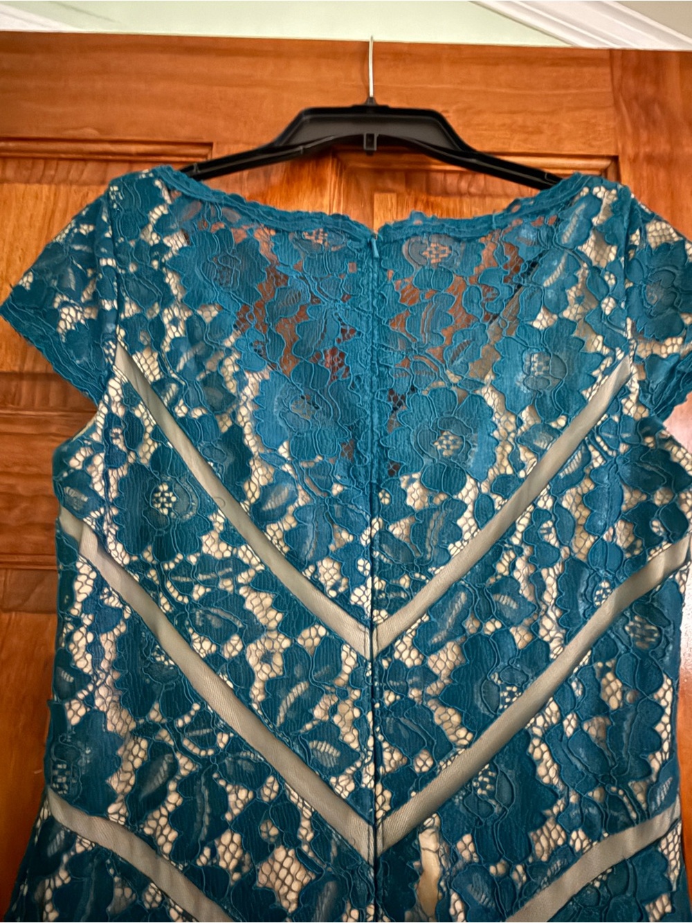 Xscape Teal Lace Evening Gown - Elegant Cap Sleeve Formal Dress - Picture 4 of 6